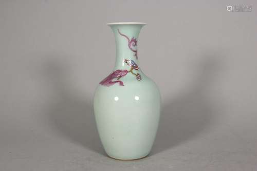 Bean green glaze rouge water chilong pattern bottle