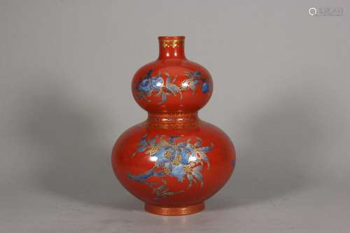 Alum red blue and white gold-painted gourd bottle