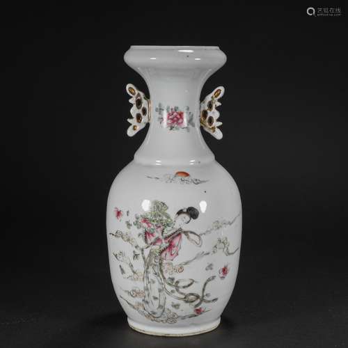 Qing Dynasty Porcelain Bottle