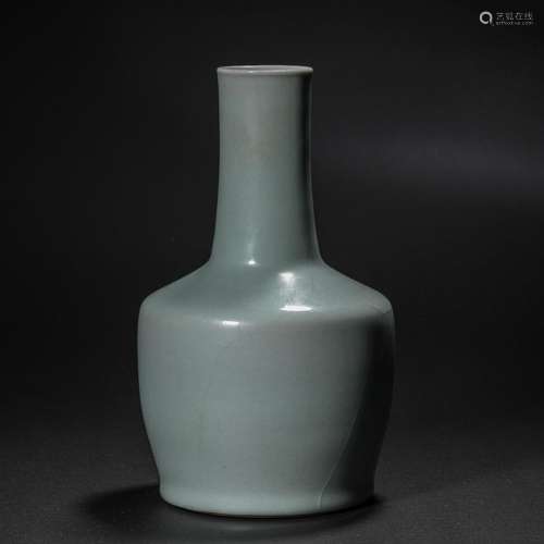 Longquan Kiln Long-Necked Bottle