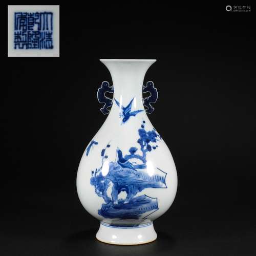 Qing Dynasty Blue and White Porcelain Bottle