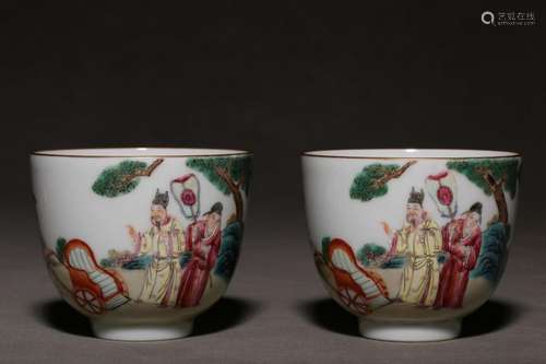 A pair of pastel character story map cups