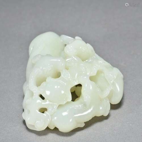 Hetian jade hollowed out Sanyang Kaitai carving