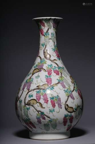 Pastel squirrel grape pattern jade pot spring bottle