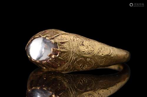 SELJUK GOLD RING WITH ROCK CRYSTAL