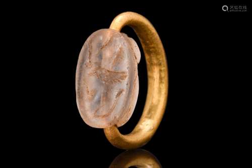 PHOENICIAN GOLD RING WITH ROCK CRYSTAL SCARABOID