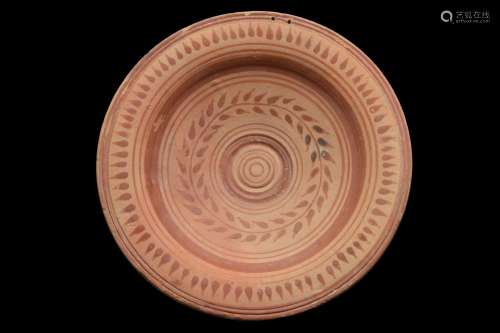 HELLENISTIC POTTERY PLATE WITH DECORATION