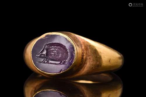 ROMAN AMETHYST HEDGEHOG INTAGLIO IN HEAVY GOLD RING