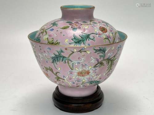 A Chinese famille rose cup with cover, Qing Dynasty Pr.