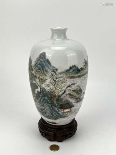 A Chinese full painted vase, Qing Dynasty Pr.