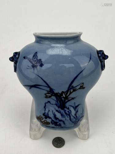 A chinese underglaze wall hanging vase, Qing Dynasty Pr.