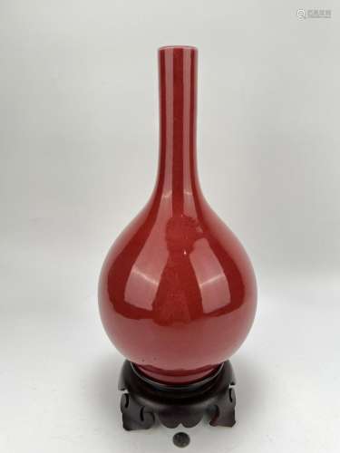 A Chinese red vase, Qing Dynasty Pr.