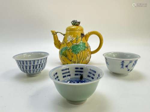 A set of teapot and three cups, Qing Dynasty Pr.