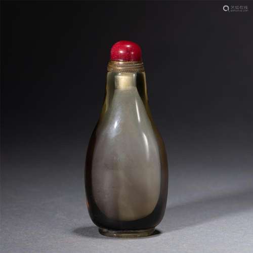 A CHINESE SMOKY QUARTZ SNUFF BOTTLE