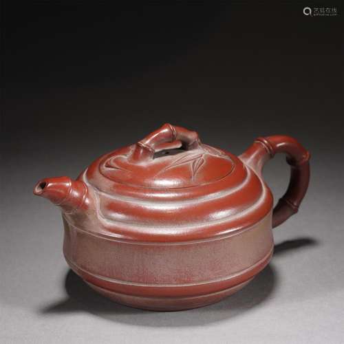 A CHINESE YIXING GLAZE ZISHA TEAPOT