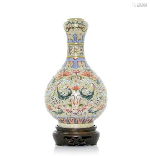 A Chinese Falangcai-Style Porcelain Vase