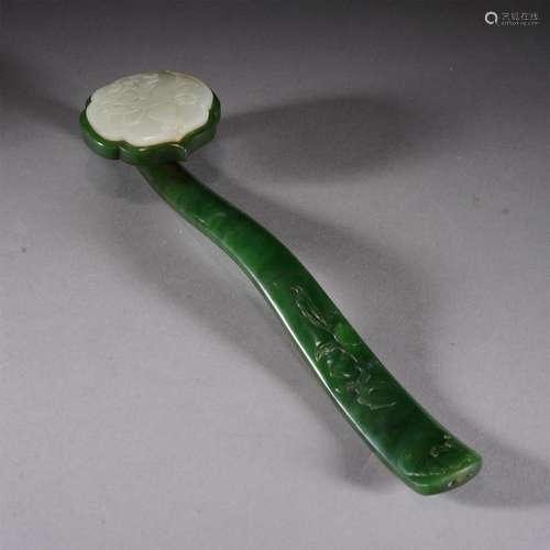 A CHINESE WHITE JADE INLAID SPINACH GREEN JADE RUYI SCEPTER