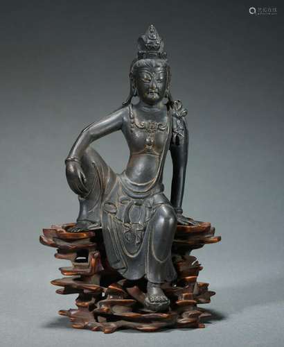 A Bronze Figure of Guanyin