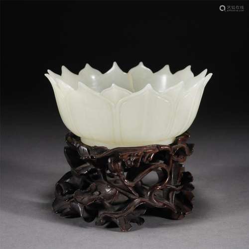 A CHINESE CARVED WHITE JADE LOTUS BOWL