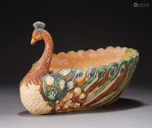 A CHINESE SANCAI GLAZE POTTERY PEACOCK BOWL