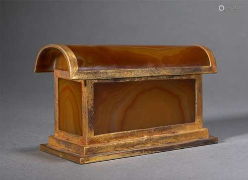 A CHINESE AGATE COFFIN-FORM RELICS CONTAINER