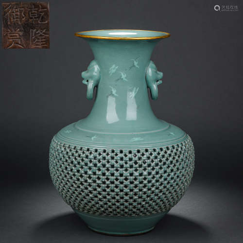 Goryeo celadon open-carved cloud crane pattern large bottle ...