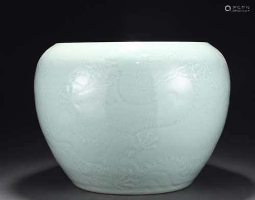 Bean green glaze engraved dragon pattern scroll cylinder豆青...