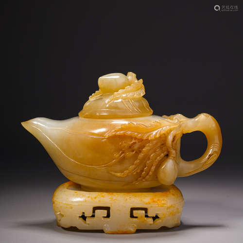 Qing Dynasty Hetian Jade Pot清代 和田玉壺