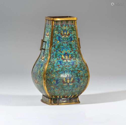 VASE BALUSTRE EN BRONZE DORÉ ET EMAUX CLOISONNÉS, HU XIXe si...