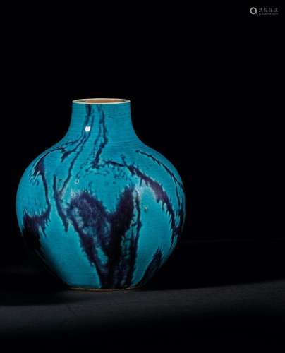 CHINE - Epoque KANGXI (1662 - 1722)    Vase de forme bouteil...