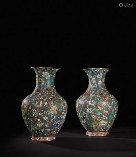 CHINE - XIXe siècle    Paire de grands vases balustres à col...