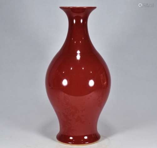 清康熙霁红釉橄榄瓶