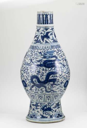 Ming Dynasty Blue and White Dragon Pattern Bottle