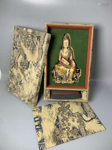 旧藏珍品布盒装纯手工雕刻芙蓉寿山石观音