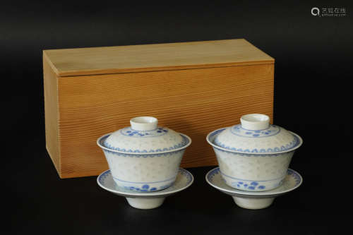 70年代出口 中国景德镇制 玲珑瓷青花茶碗两客 日本桐箱附