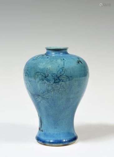 Chine
Vase de forme meiping en biscuit émaillé turquois