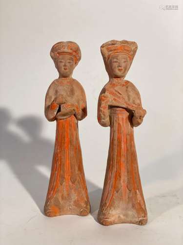 Deux statuettes polychromes refaites 
Possible restaura