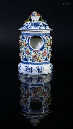 CHINE, Epoque Qianlong, XVIIIe siècle*Porte-montre en porcel...