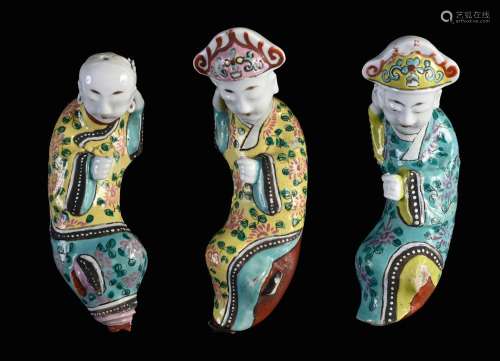 CHINE, XVIIIe siècle*Ensemble de trois personnages représent...