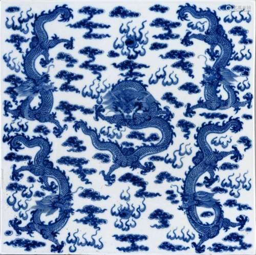 CHINE, XIXe siècle*Paire de plaques en porcelaine De forme c...