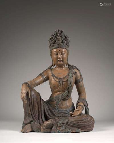 SCULPTURE DE BODHISATTVA EN BOIS LAQUÉ, Chine, début du XXe ...