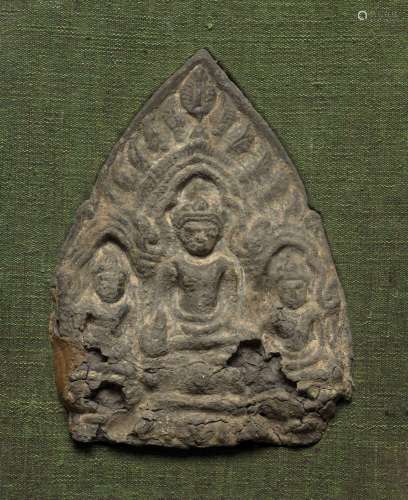 PETITE STÈLE EN BRONZE, Cambodge, art Khmer, XIIIe-XIVe sièc...