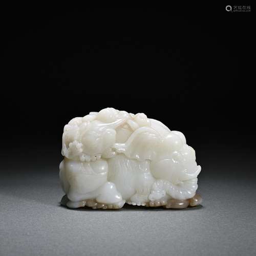 Hetian jade auspicious animal ornaments