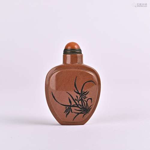 Venus stone flower design snuff bottle