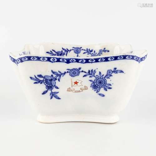 Red Star Line, a salad bowl, blue-white delftware decor, for...