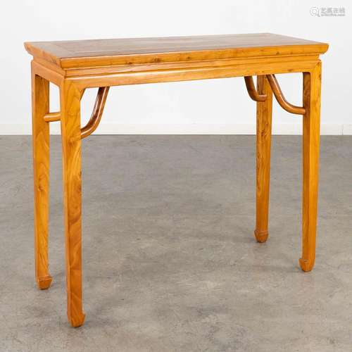 An Oriental/Chinese-inspired console table, hardwood. (D:38 ...