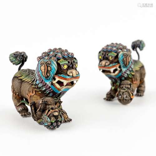 A pair of foo dogs, filigree silver finished with enamel. 20...