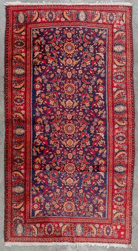 An Oriental hand-made carpet, Kashan. (D:186 x W:100 cm)