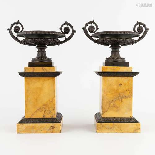 A pair of tazza, bronze mounted on yellow marble. Neoclassic...