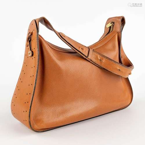 Delvaux, Pensée, a handbag made of brown leather. (W:24 x H:...